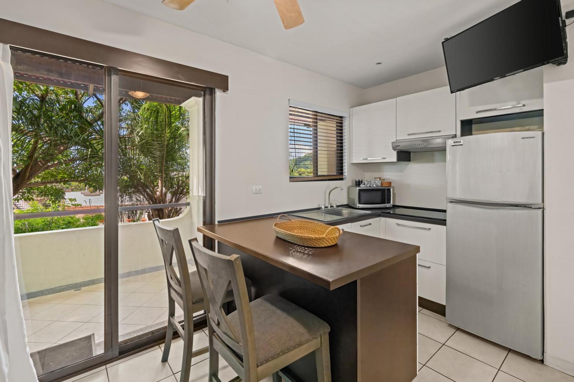 Beautiful Front Entire Apartment *