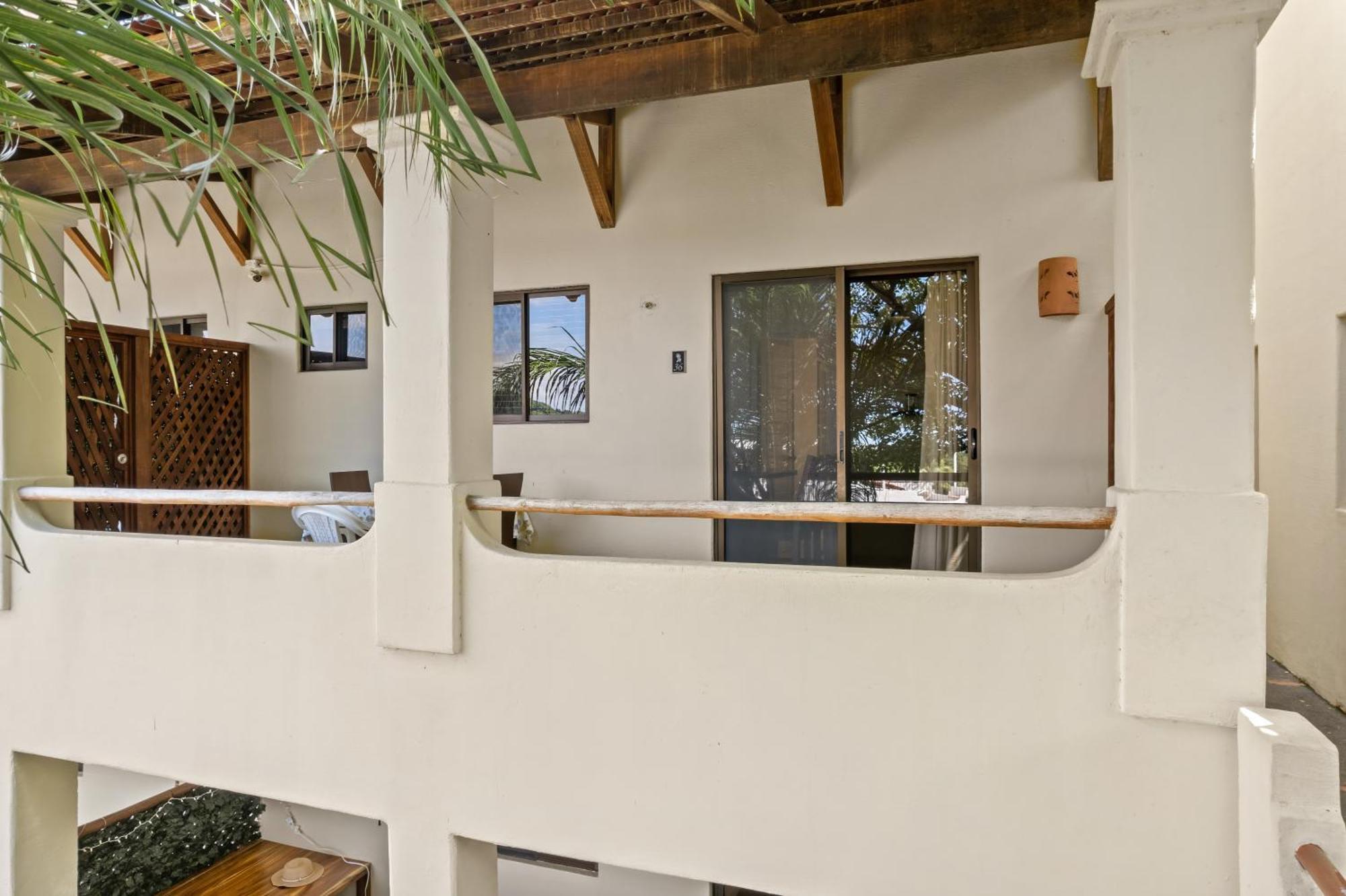 Apartment Beautiful Front Entire