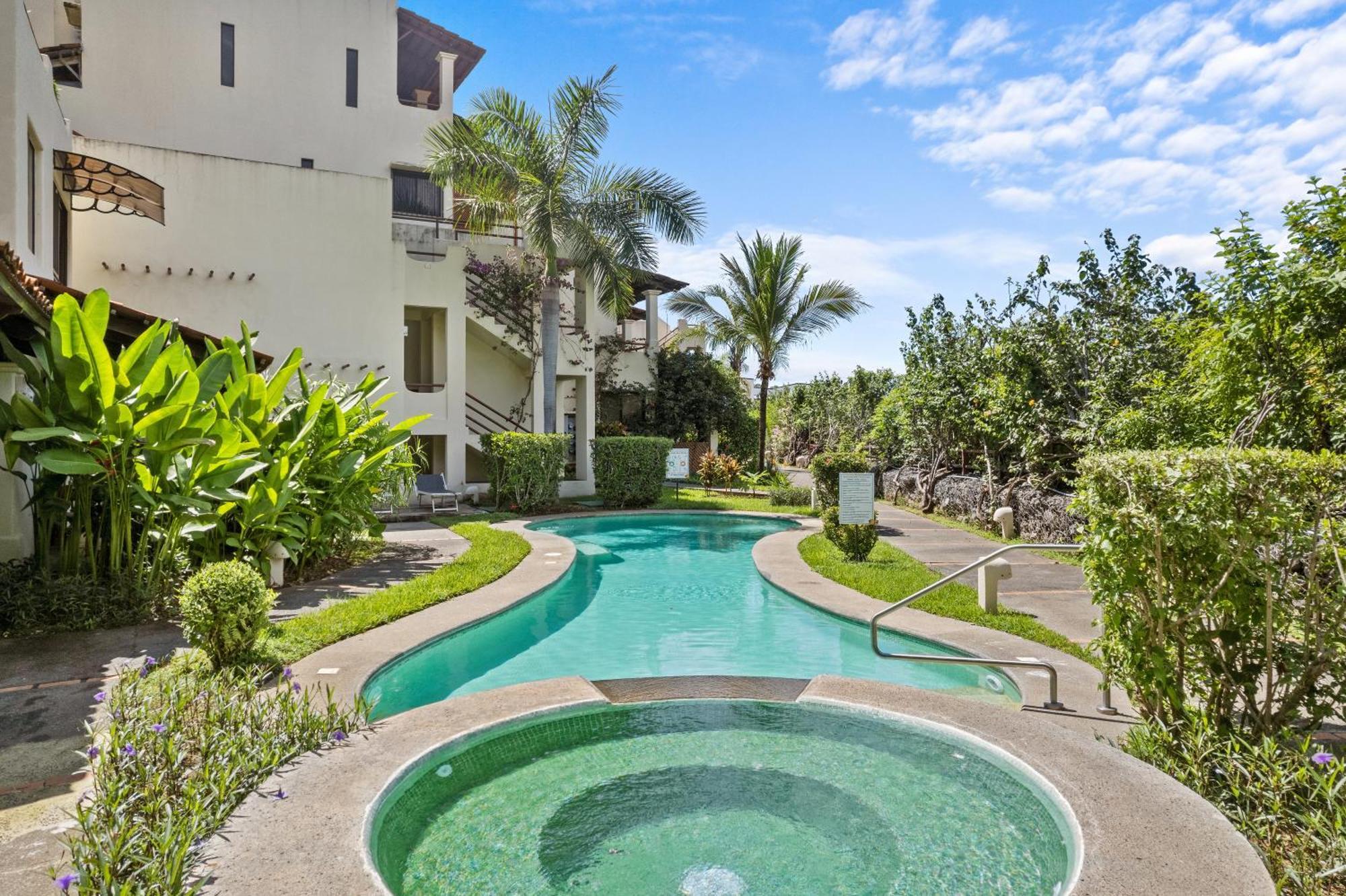 Beautiful Front Entire Apartment Coco